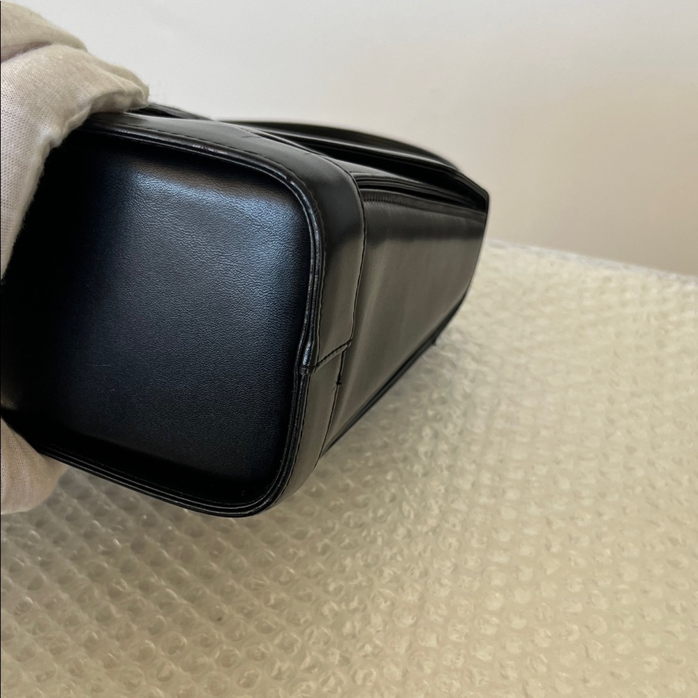 Elegant Givenchy Black Handbag - Picture 11 of 13